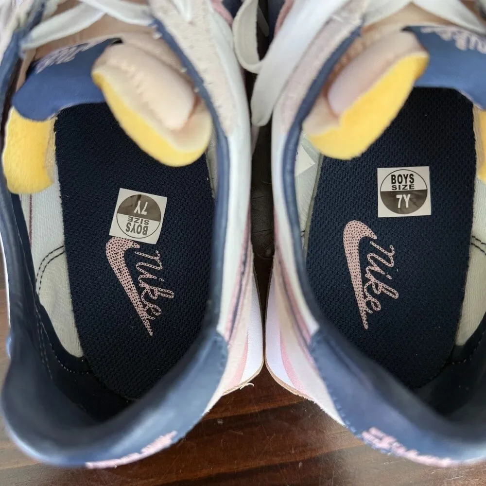 Nike Waffle Trainer 2 SE White/Navy-Pink DJ0345-100 Women's Size 8.5